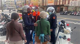 母女口角,持刀揮舞,管教問題