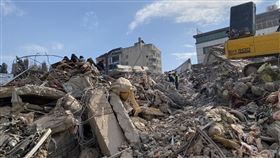 土耳其震災  已逾4萬人罹難土耳其南部與敘利亞接壤地區6日接連發生強震，迄今逾4萬人罹難。圖攝於阿德亞曼。中央社記者鍾佑貞伊斯坦堡攝  112年2月18日