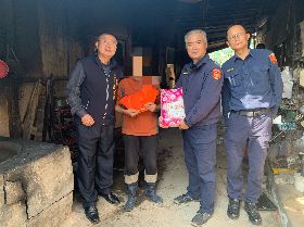 台中警助獨居婦度難關