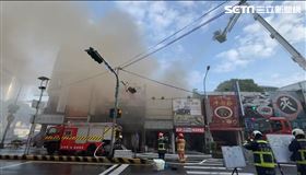 新／台中透天厝火警　1婦受困無生命跡象(圖/翻攝畫面)