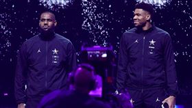 ▲NBA全明星週第3天舉行全明星賽，先前受傷的「字母哥」安戴托昆波（Giannis Antetokounmpo）仍順利先發。（圖／翻攝自NBA Taiwan臉書）