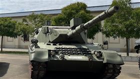 德製豹1式坦克德國計劃援助上百輛豹1式（Leopard 1）坦克，協助烏克蘭抵抗俄軍侵略。中央社記者林育立德勒斯登攝  112年2月20日