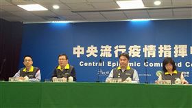 0220指揮中心口罩解禁首日(記者黃仲丘攝)