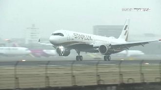 星宇班機遇怪風4度降落！一落地全員歡呼