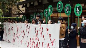 民團：蔣萬安主持228紀念會　是台灣人恥辱蔡瑞月舞蹈研究社等多個民間社團21日號召民眾28日一同走上街頭，思考228帶給台灣的疼痛。民團會中指出，讓228凶手的子孫蔣萬安當選台北市長，讓蔣萬安主持「228事件紀念會」是台灣人恥辱。中央社記者郭日曉攝  112年2月21日