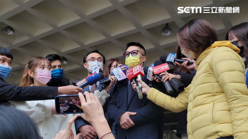 超馬林義傑出庭　嘆：現在「跑」到法院