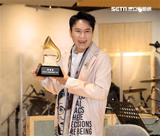 張信哲「未來式」藍光雙冠軍、練團。（記者邱榮吉/攝影）