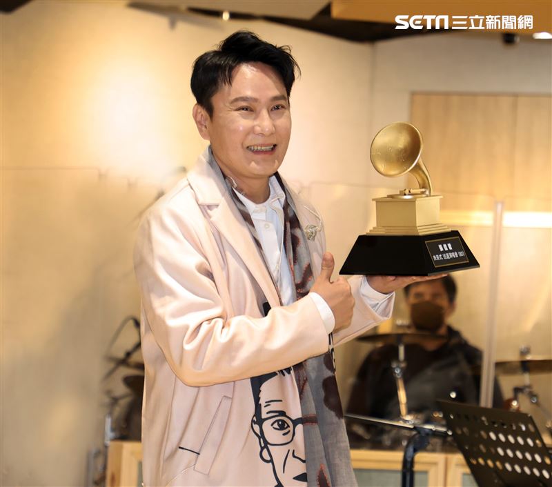 張信哲「未來式」藍光雙冠軍、練團。（記者邱榮吉/攝影）