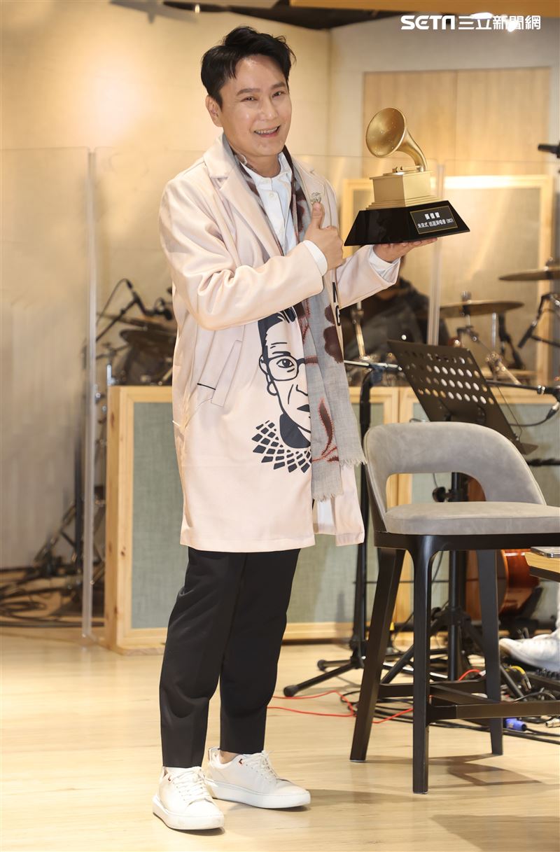 張信哲「未來式」藍光雙冠軍、練團。（記者邱榮吉/攝影）