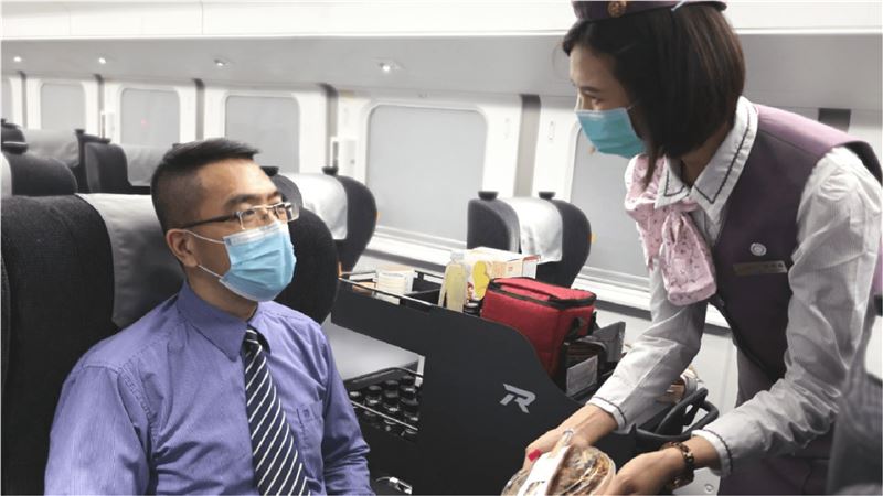 台鐵徵車勤員！要會英日語底薪3萬　引怒