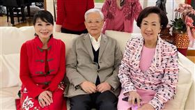 72歲資深女星張琍敏（圖左）日前到連戰家中作客。（圖／翻攝張琍敏）