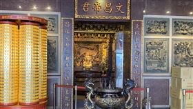 烘爐地,五路財神,姻緣,升官,月老,文昌帝君,南山福德宮。呂品逸攝