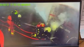 指南客運總站火燒車。（圖／翻攝畫面）