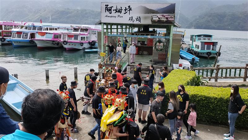 全台唯一 　28尊神明石門水庫遊湖遶境