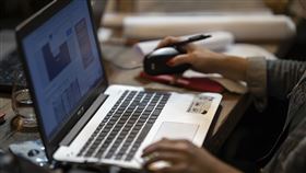 上班，工作，電腦(圖／PIXABAY)