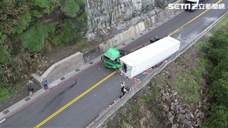 濱海公路成海景第一排停車場　空拍畫面曝