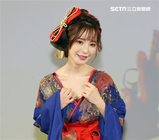 日本女優「桃乃木香奈」來台出席遊戲活動。（記者邱榮吉/攝影）