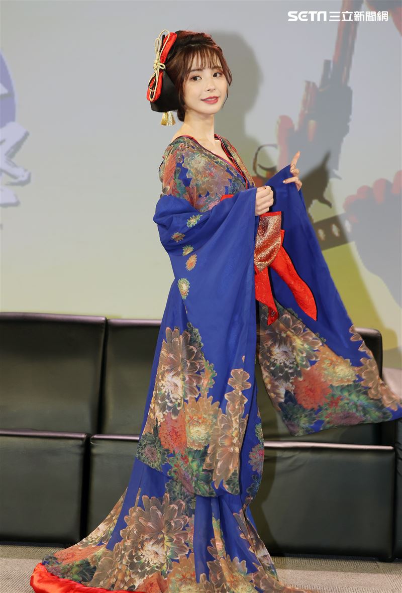 日本女優「桃乃木香奈」來台出席遊戲活動。（記者邱榮吉/攝影）