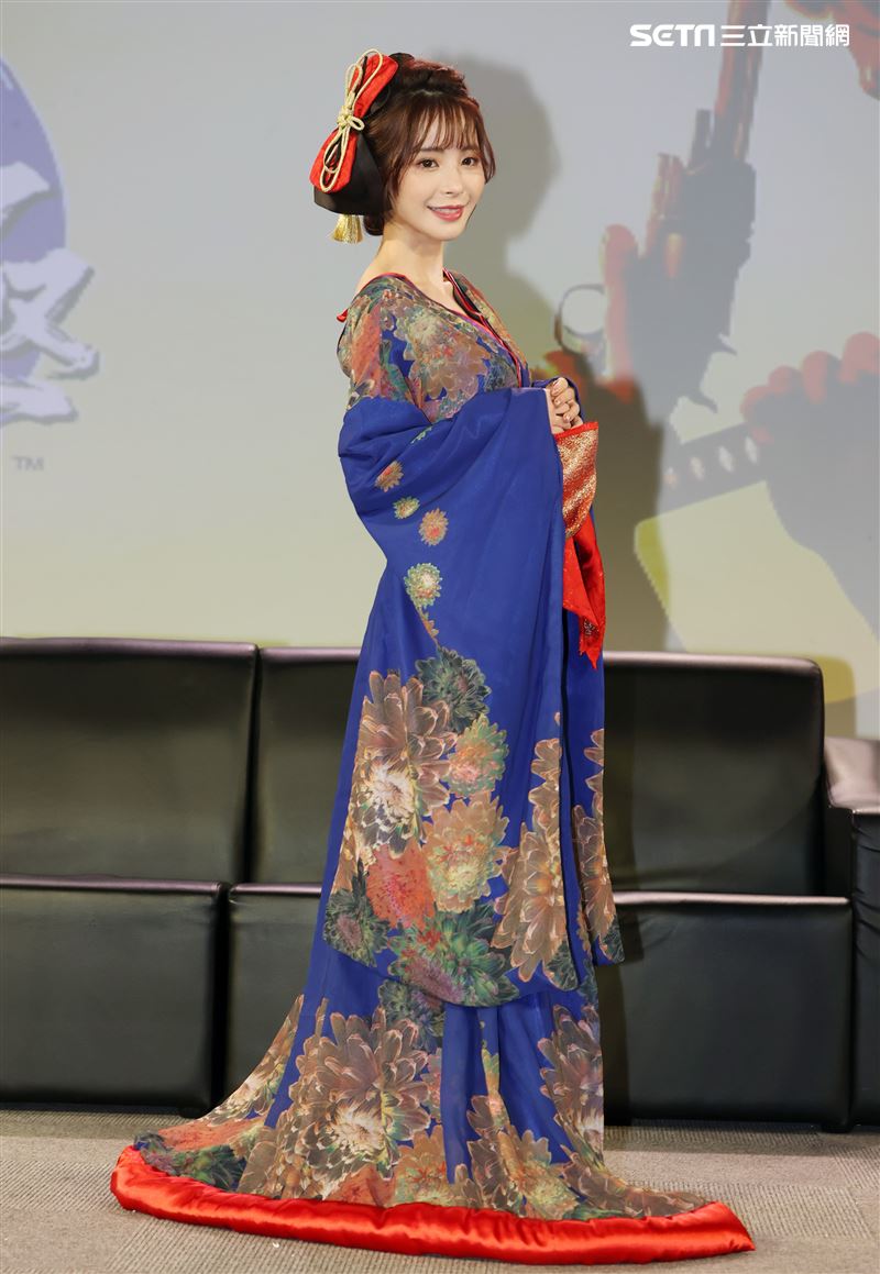 日本女優「桃乃木香奈」來台出席遊戲活動。（記者邱榮吉/攝影）