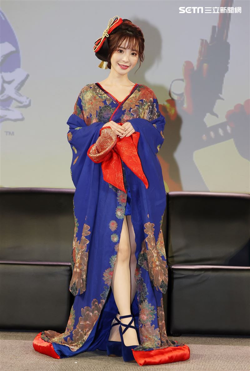 日本女優「桃乃木香奈」來台出席遊戲活動。（記者邱榮吉/攝影）
