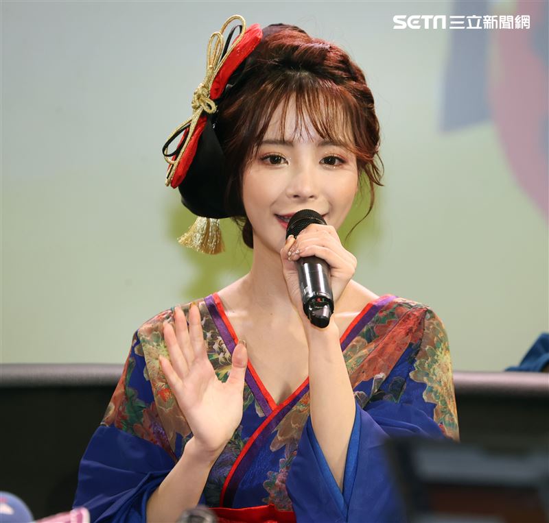 日本女優「桃乃木香奈」來台出席遊戲活動。（記者邱榮吉/攝影）