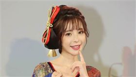 日本AV女優桃乃木香奈22日晚間現身西門町。（圖／記者邱榮吉拍攝）