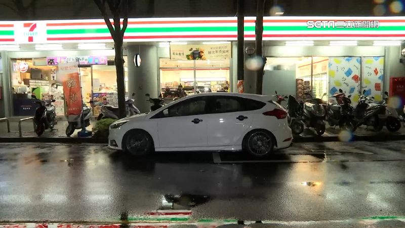 疑深夜聊天太吵　男遭樓上丟玻璃罐砸新車
