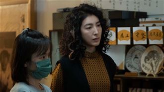 楊謹華看劇本「失控狂笑」連老公都傻眼