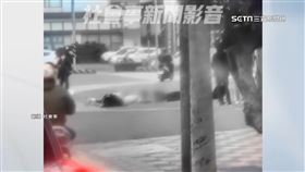 台中\學生趴人行道玩