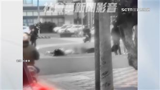 趴馬路旁玩「人體烏龜翹」！學生恐遭開罰