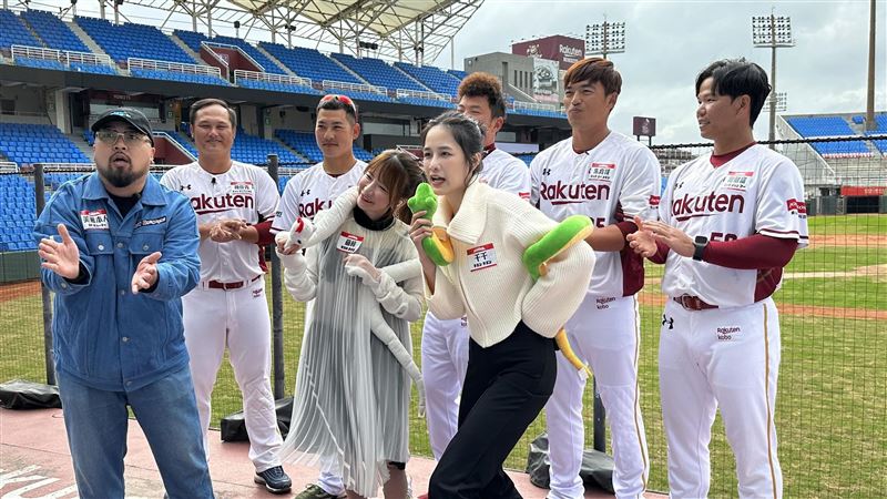 千千揪日本女星尬上5男　激烈場面曝光