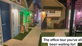 網友分享，老闆打造迷你小鎮，讓員工一人一間屋辦公。 （圖／翻攝自《itskylie94》TikTok）