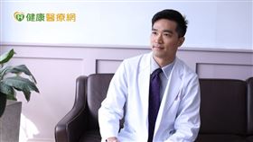 整外名醫陳世翰，分享打造女王級美胸秘密。