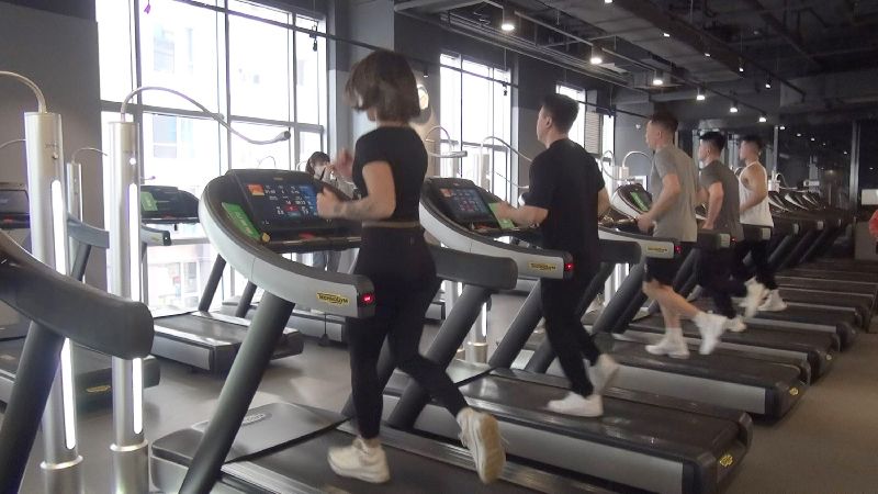 機上快走比跑步瘦？醫籲4族群勿照表操課