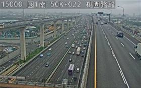國道一號南下機場系統發生4車追撞事故，車流回堵。（圖／取自高公局網站）