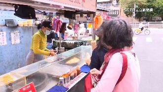 小吃攤豪邁用蛋！老闆娘老神在在不怕缺蛋