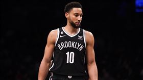 ▲西蒙斯（Ben Simmons）因為膝傷再度缺陣，面臨重建期的籃網25日以44分差遭公牛血洗。（圖／美聯社／達志影像）