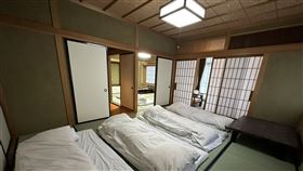 邱豑慶醫師貼出農曆過年期間到日本住宿溫泉旅館的照片，他說，一泊二食，不到台東飯店爺3分之一的價格。（圖／邱豑慶醫師授權使用）
