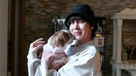 ▲j-hope即將入伍消息傳出後，粉絲不捨同時也紛紛給予祝福。（圖／翻攝自j-hopeIG）