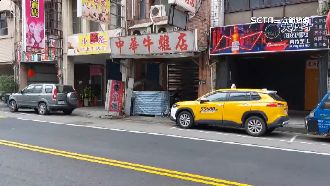 運將臨停買湯忘拔鑰匙　賊囂張當眾開走