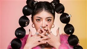 蘿拉宣布推出新創作單曲《LA LOLA》。（圖／尖端出版提供）