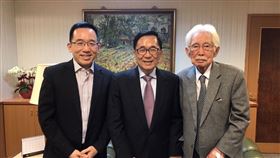 2020年3月，陳致中陪同父親陳水扁，探望辜寬敏。（圖／陳致中提供）