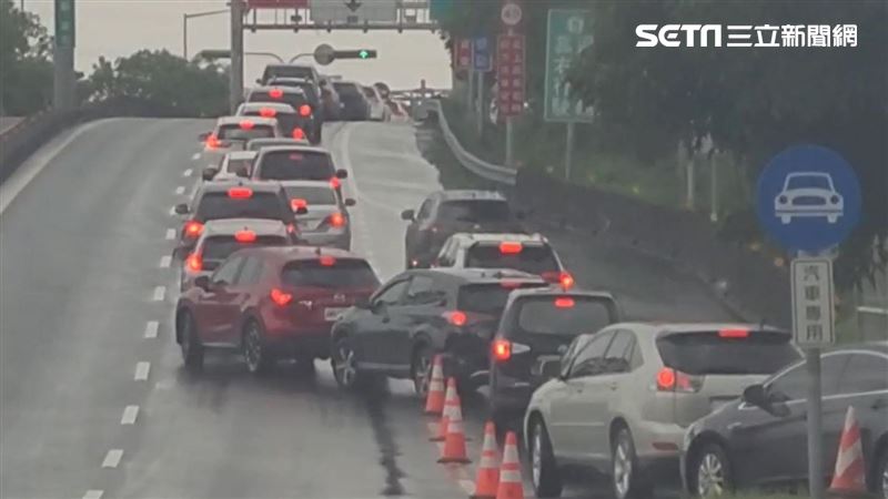 連假第3天國道多線「紫爆」　北返潮來了