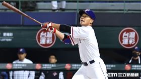 ▲世界棒球經典賽，台灣隊第2場熱身賽對戰中信兄弟，外野手王柏融。（圖／記者劉彥池攝影）