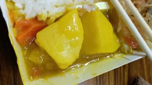 台式咖哩成分曝光!內行驚吐神秘螢光配方