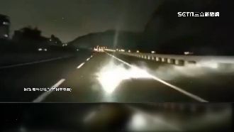 傻眼！駕駛行經國道疑遭「鞭炮」攻擊