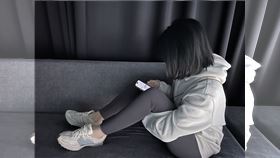 手機 滑手機 （圖／資料照）