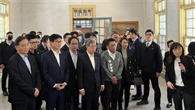 陳建仁訪「原日本海軍鳳山無線電信所」紀念228事件76週年，行政院長陳建仁（前左3）28日在高雄市長陳其邁（前左2）、行政院政務委員羅秉成（前左）等人陪同下，至高雄不義遺址、原日本海軍鳳山無線電信所（鳳山招待所）視察。中央社記者林巧璉攝  112年2月28日