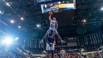 飛越「魔獸」的男人！劉駿霆灌籃大賽奪冠