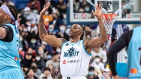 ▲霍華德（Dwight Howard）攻下全場最高37分，奪得T1首屆明星賽MVP。（圖／T1聯盟提供）